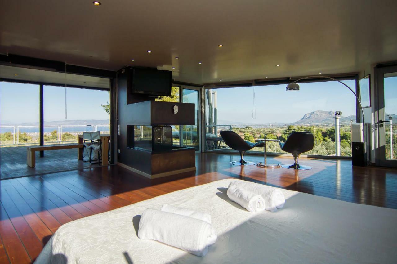 Country Villa Peloponnese With Tennis Court And Pool Zevgolateíon Exterior photo