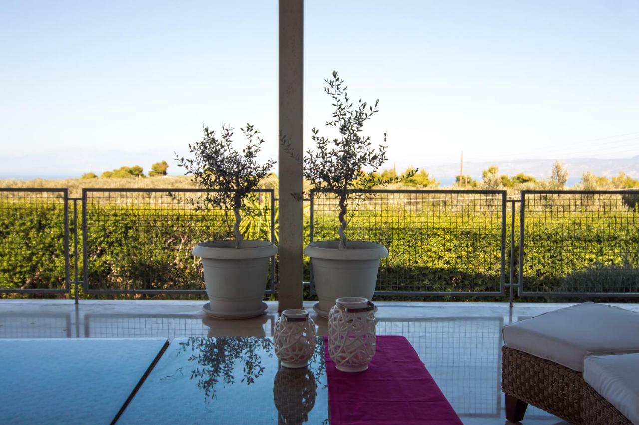 Country Villa Peloponnese With Tennis Court And Pool Zevgolateíon Exterior photo